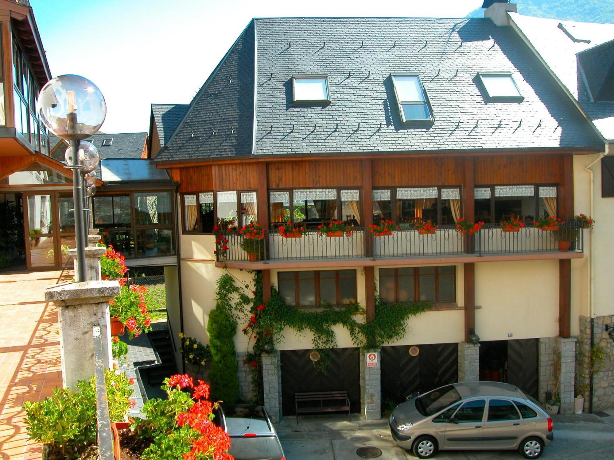 Hosteria Catalana Bossòst Exterior foto